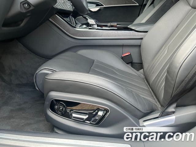 Audi A8 2023 — ფოტო 12/20
