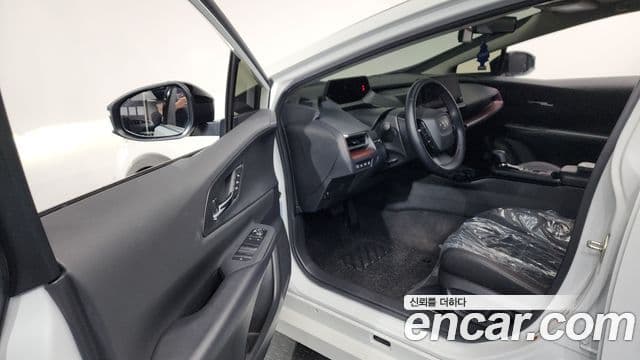 Toyota Prius 2024 — Şəkil 10/20
