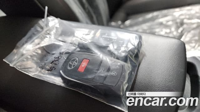 Toyota Prius 2024 — Şəkil 15/20