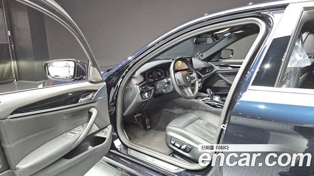 BMW 5 Series 2021 — Şəkil 10/20