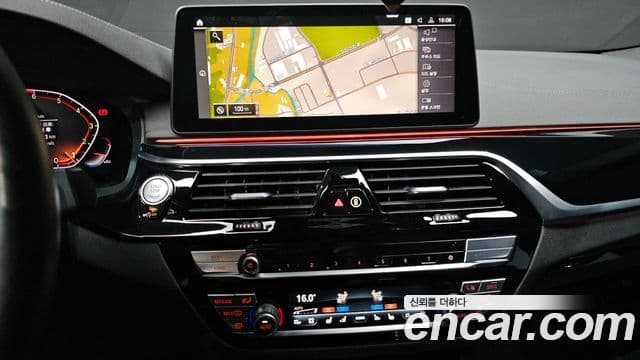 BMW 5 Series 2021 — Şəkil 16/20