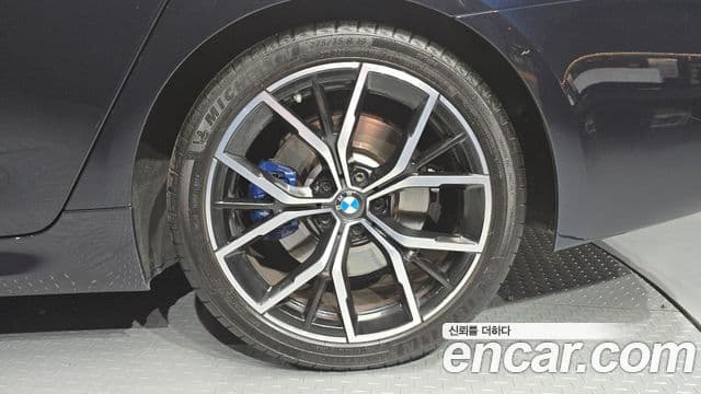 BMW 5 Series 2021 — Şəkil 29/34