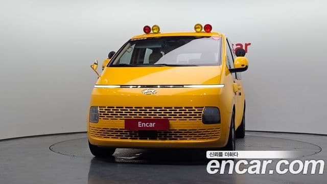 Hyundai Staria 2021 — Фото 3/20