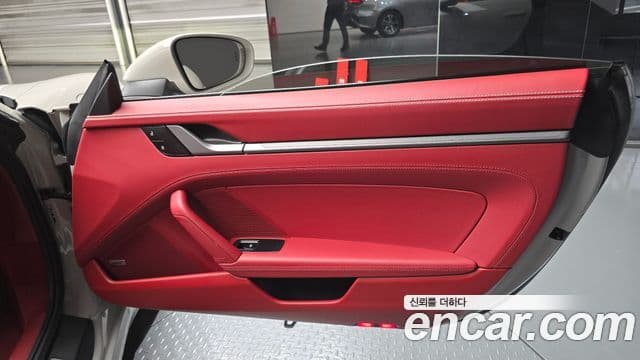Porsche 911 2024 — Photo 28/31