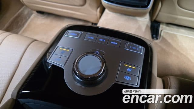 Genesis Electrified G80 2024 — Şəkil 19/20