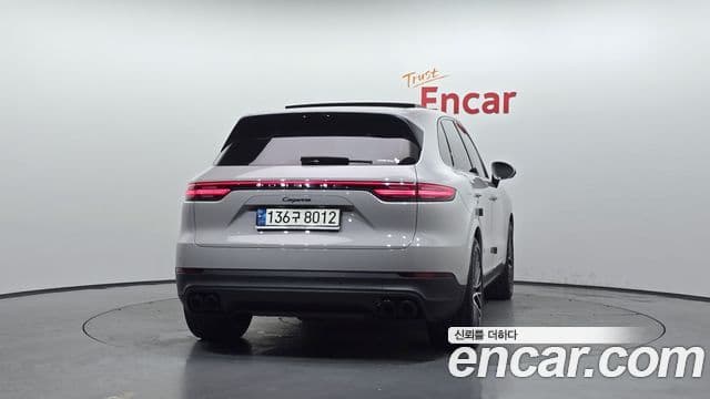 Porsche Cayenne 2021 — ფოტო 4/20