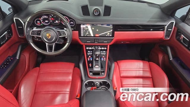 Porsche Cayenne 2021 — ფოტო 7/20