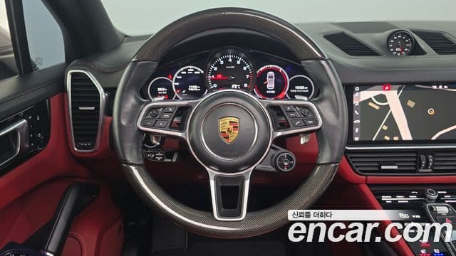 Porsche Cayenne 2021 — ფოტო 14/20