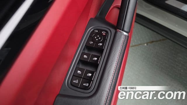 Porsche Cayenne 2021 — ფოტო 18/20