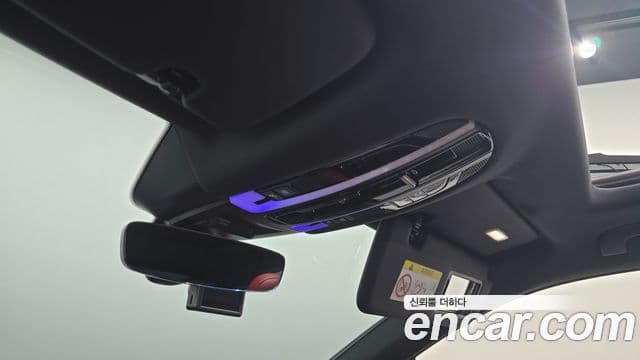 Porsche Cayenne 2021 — ფოტო 30/32
