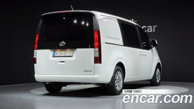 Hyundai Staria 2022 — ფოტო 2/20