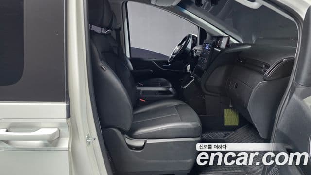 Hyundai Staria 2022 — ფოტო 11/20