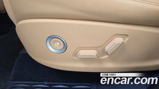 Genesis GV80 2021 — Photo 35/40