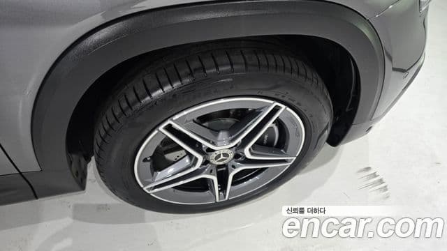 Mercedes-Benz GLB-Class 2025 — фото 5 из 20