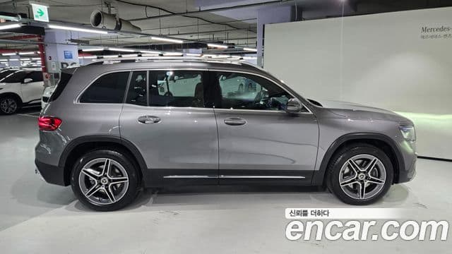 Mercedes-Benz GLB-Class 2025 — фото 8 из 20