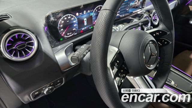 Mercedes-Benz GLB-Class 2025 — фото 15 из 20