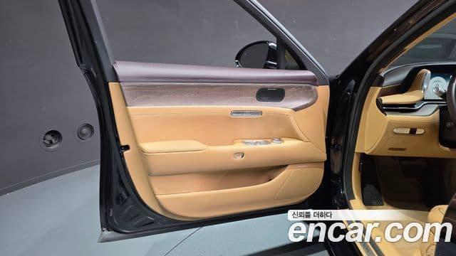 Genesis G90 2022 — Photo 4/34