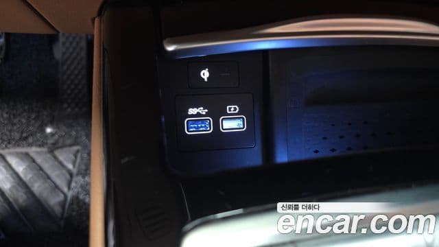 Genesis Electrified G80 2023 — ფოტო 13/20
