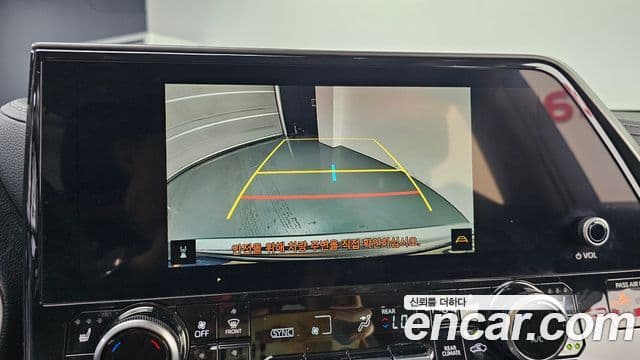 Toyota Highlander 2023 — ფოტო 15/20
