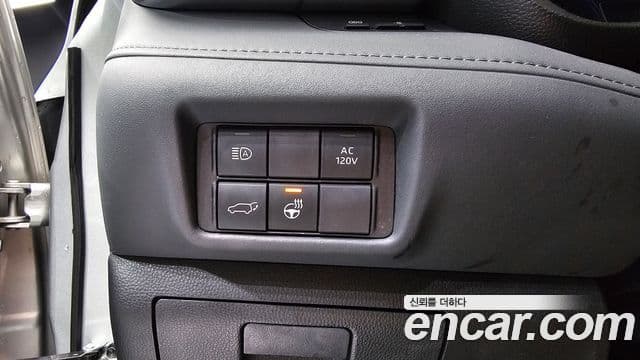Toyota Highlander 2023 — ფოტო 16/20