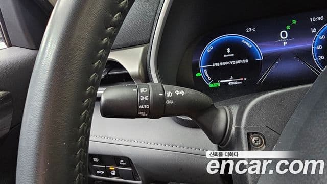 Toyota Highlander 2023 — ფოტო 17/20