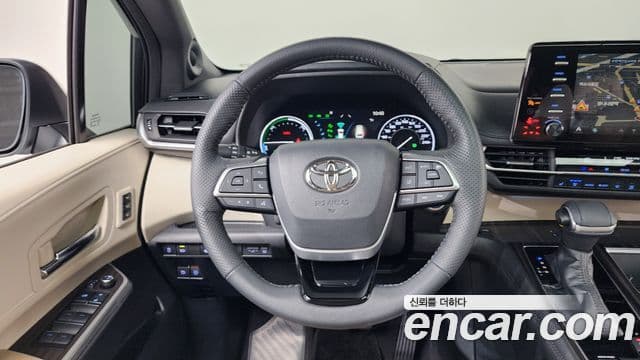Toyota Sienna 2022 — Фото 13/20