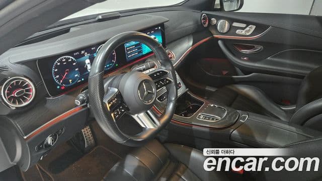 Mercedes-Benz E-Class 2022 — ფოტო 14/20