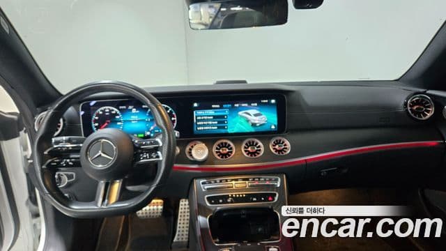Mercedes-Benz E-Class 2022 — ფოტო 16/20