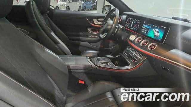 Mercedes-Benz E-Class 2022 — ფოტო 17/20