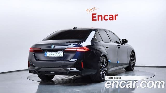 BMW 5 Series 2024 — Şəkil 2/20