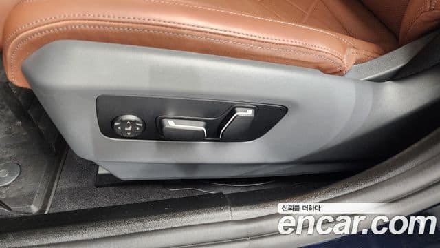 BMW 5 Series 2024 — Photo 29/36