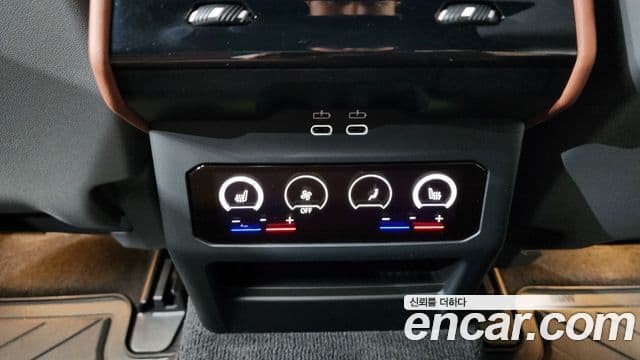 BMW 5 Series 2024 — Photo 11/36