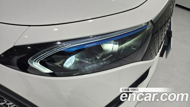 Mercedes-Benz EQB 2025 — ფოტო 16/20