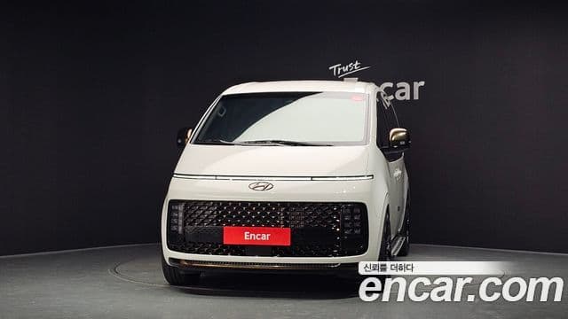 Hyundai Staria 2025 — Фото 2/20