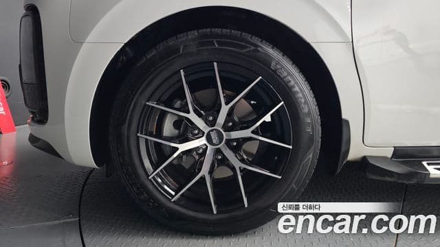 Hyundai Staria 2025 — Фото 4/20