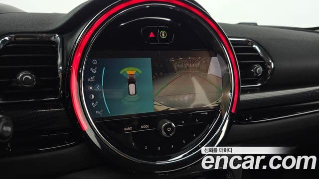 Mini Cooper Clubman 2021 — ფოტო 15/20