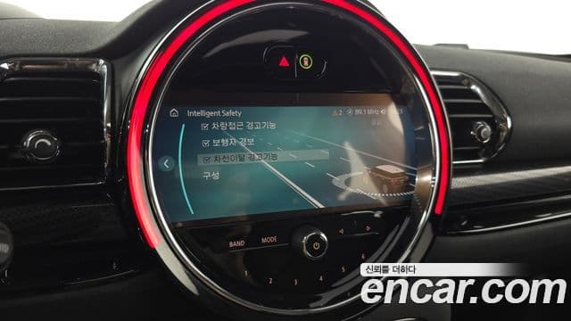 Mini Cooper Clubman 2021 — ფოტო 16/20