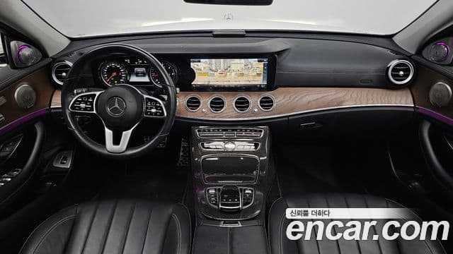 Mercedes-Benz E-Class 2019 — ფოტო 7/20