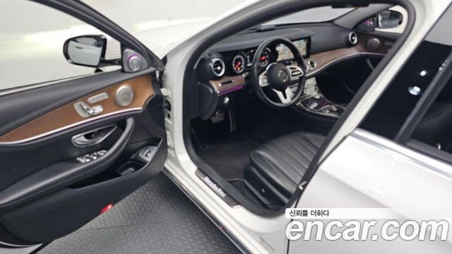 Mercedes-Benz E-Class 2019 — ფოტო 10/20