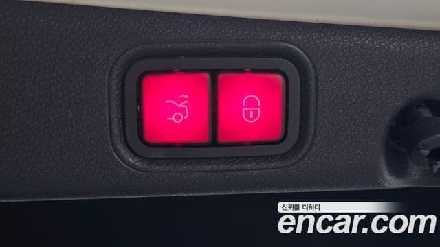 Mercedes-Benz E-Class 2019 — ფოტო 18/20
