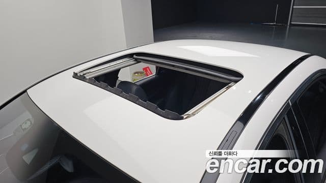 Mercedes-Benz E-Class 2019 — ფოტო 19/20