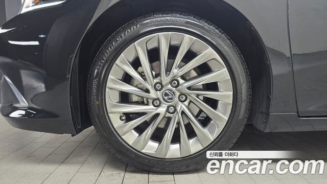 Lexus ES300h 2023 — Şəkil 5/20