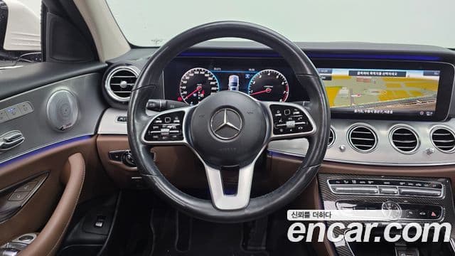 Mercedes-Benz E-Class 2018 — фото 14 из 20