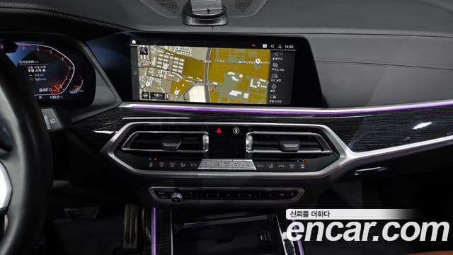 BMW X7 2022 — ფოტო 14/20