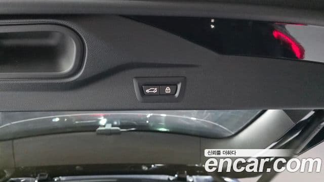 BMW X7 2022 — ფოტო 18/20