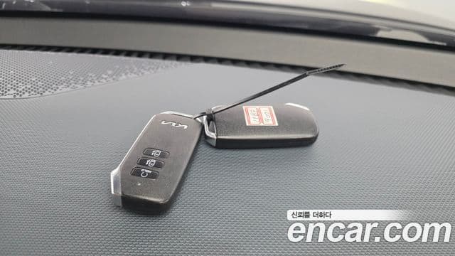 Kia Niro 2023 — Şəkil 16/20