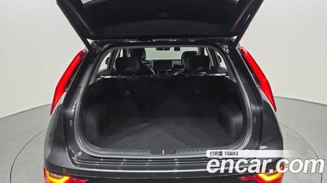 Kia Niro 2023 — Şəkil 19/20