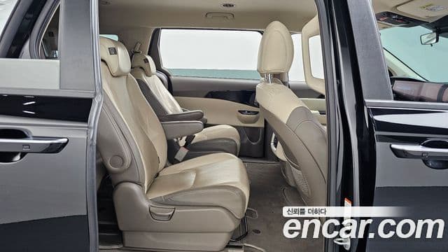 Kia Carnival 2023 — Фото 12/20