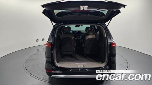 Kia Carnival 2023 — Фото 20/20