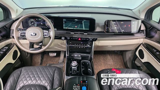 Kia Carnival 2021 — ფოტო 6/20